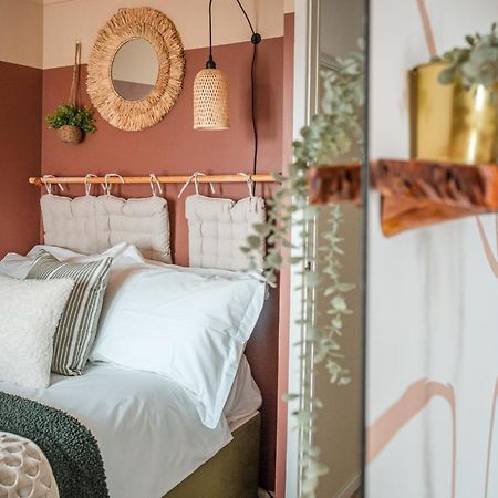 4-Bed Cotswold Getaway With Hot Tub & Gaming Room Churchdown Buitenkant foto