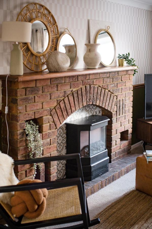 4-Bed Cotswold Getaway With Hot Tub & Gaming Room Churchdown Buitenkant foto