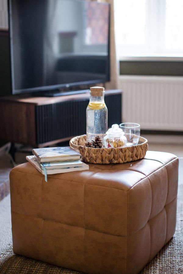 4-Bed Cotswold Getaway With Hot Tub & Gaming Room Churchdown Buitenkant foto