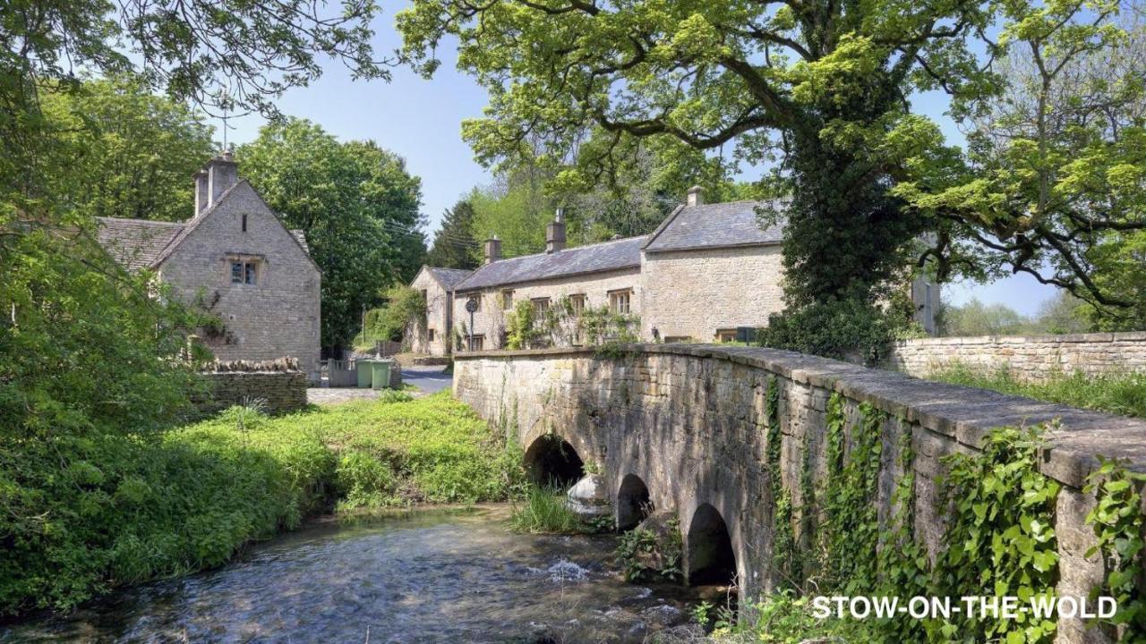 4-Bed Cotswold Getaway With Hot Tub & Gaming Room Churchdown Buitenkant foto